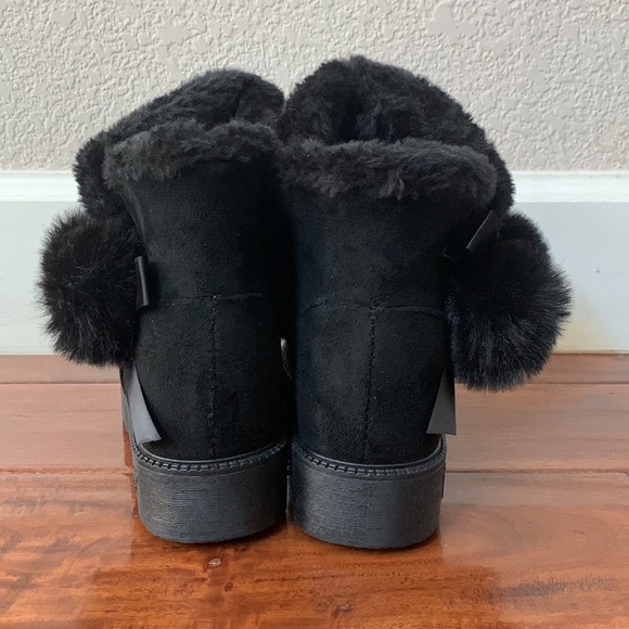 Furry Boots in Black - Picture 4 of 5